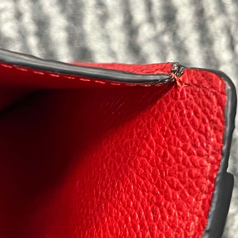 Louis Vuitton Red Monogram Wallet
Empriente
Pre loved in great condition. - Picture 10 of 12